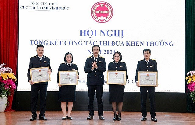 Cục Thuế Vĩnh Phúc duy trì tốp 10 địa phương thu ngân sách cao nhất cả nước Cục Thuế Vĩnh Phúc duy trì tốp 10 địa phương thu ngân sách cao nhất cả nước