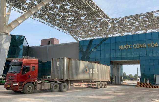 Hải quan cửa khẩu quốc tế Móng Cái thu ngân sách đạt hơn 450 tỷ đồng trong quý I/2025