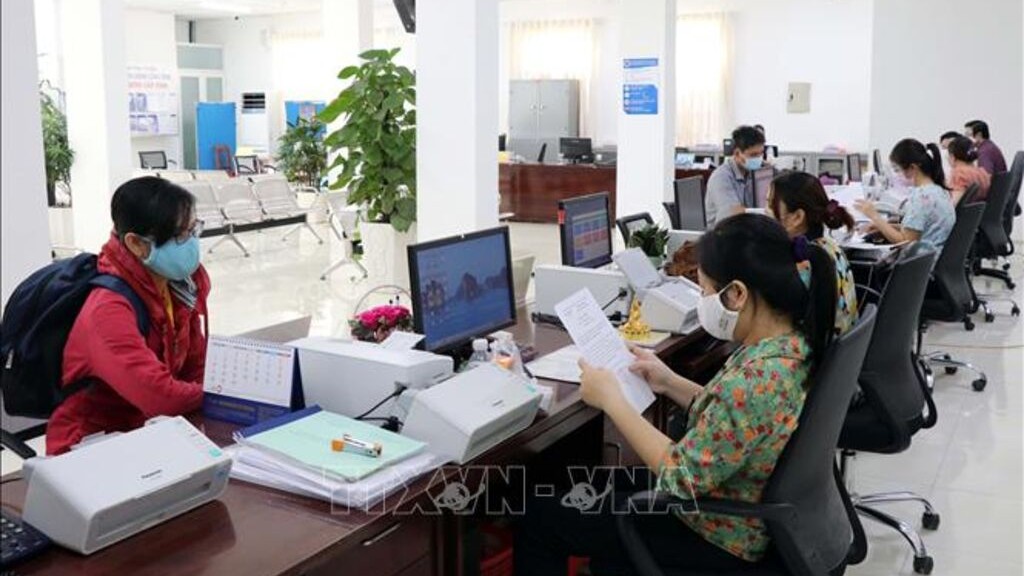 Giảm tối thiểu 20% công chức, viên chức hưởng lương từ ngân sách nhà nước