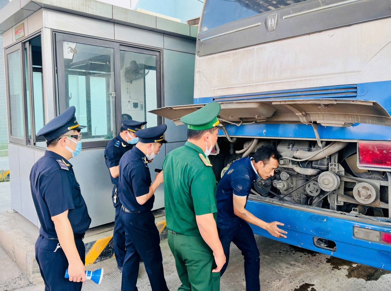 Cửa khẩu Quốc tế La Lay - nối dài những chuyến xe Cửa khẩu Quốc tế La Lay - nối dài những chuyến xe