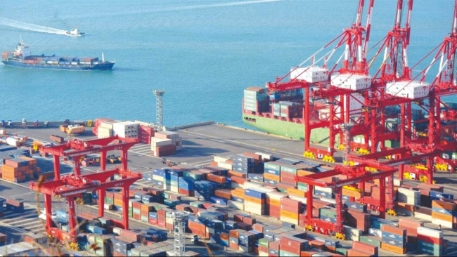 Viet Nam’s foreign trade hits record high in 2024