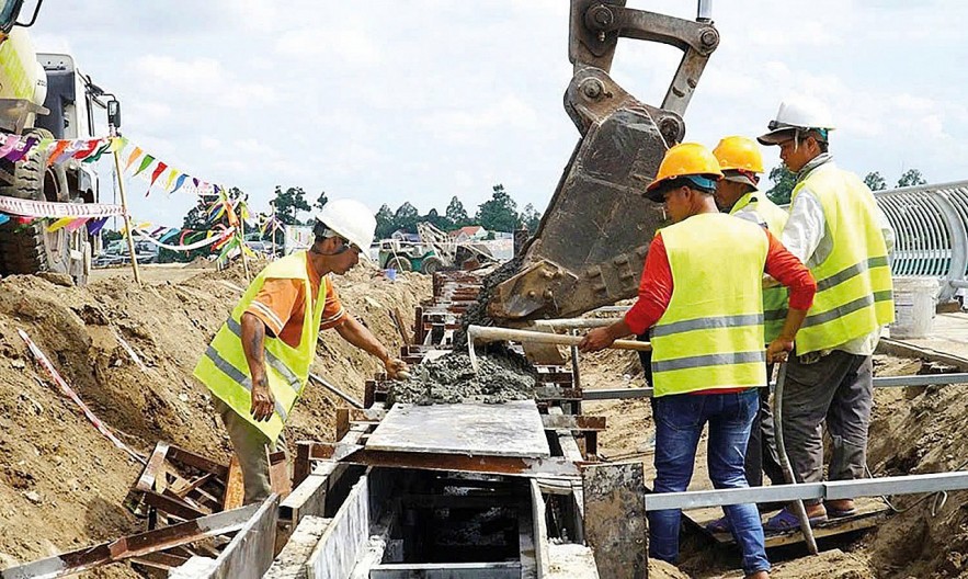 Kinh tế tích cực, thị trường lao động khởi sắc