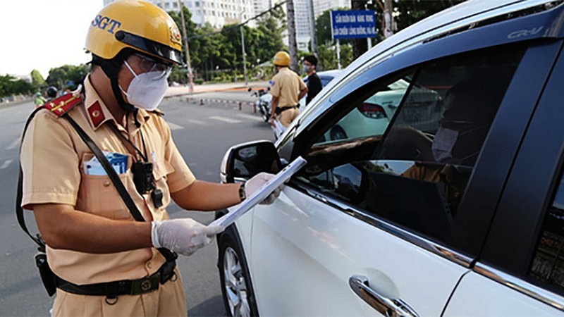 Tổ chức (chủ xe) phạm lỗi xe ô tô không chính chủ bị phạt lên tới 12 triệu đồng Tổ chức (chủ xe) phạm lỗi xe ô tô không chính chủ bị phạt lên tới 12 triệu đồng