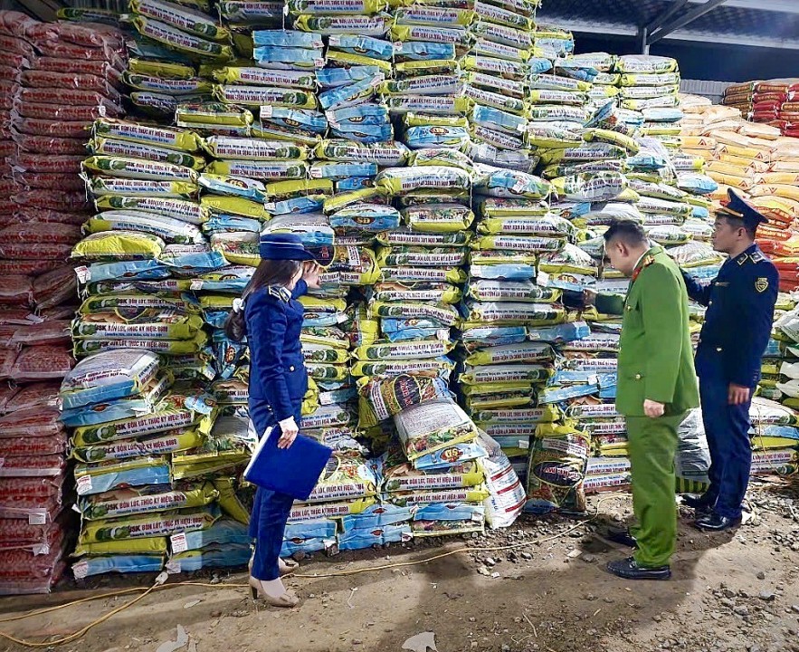 Thanh Hóa: Điều tra làm rõ vụ việc 66 tấn phân bón giả mạo nhãn hiệu Rồng Mỹ và Việt Xô