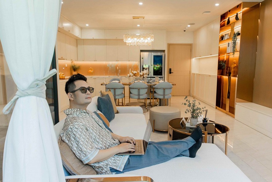 Ca sĩ Bằng Kiều và cuộc hành trình khám phá không gian sống lý tưởng tại penthouse FIATO UPTOWN
