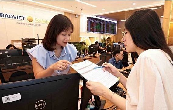 Retail investors net buy over 3 billion USD on stock market last year Retail investors net buy over 3 billion USD on stock market last year