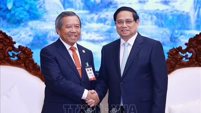 Thủ tướng: Thúc đẩy giao lưu nhân dân, giao lưu văn hóa Việt Nam – Lào sôi động, thiết thực hơn nữa