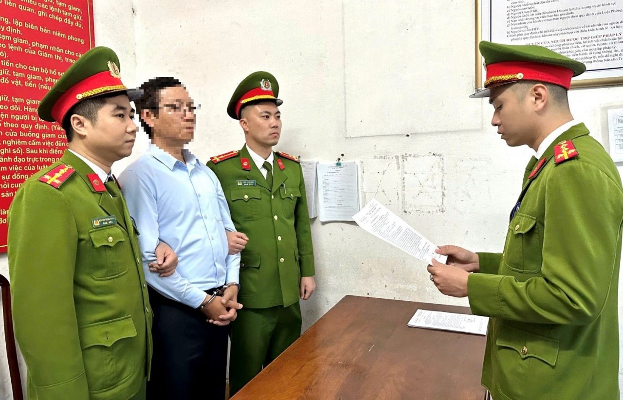 Quảng Ninh: Khởi tố, bắt tạm giam nguyên Tổng Giám đốc Công ty Cổ phần xi măng Hạ Long