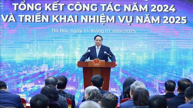 Thủ tướng: VTV kết hợp hài hoà, hợp lý giữa yêu nước, yêu nghề và yêu người