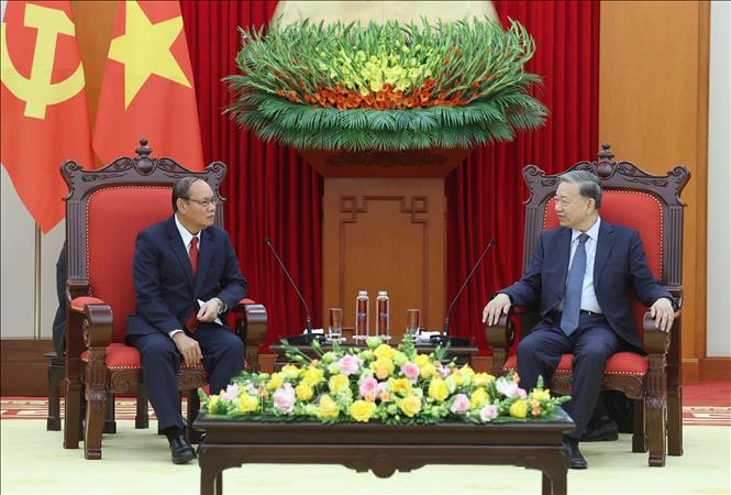 Tổng Bí thư Tô Lâm tiếp Phó Thủ tướng, Bộ trưởng Bộ Công an Lào Chú thích ảnh