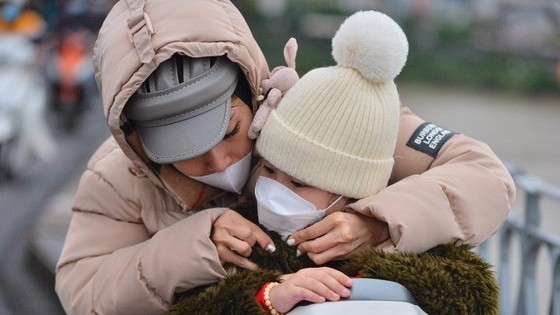 Nhiệt độ lúc 6 giờ sáng dưới 10 độ C, học sinh Hà Nội có được nghỉ học?