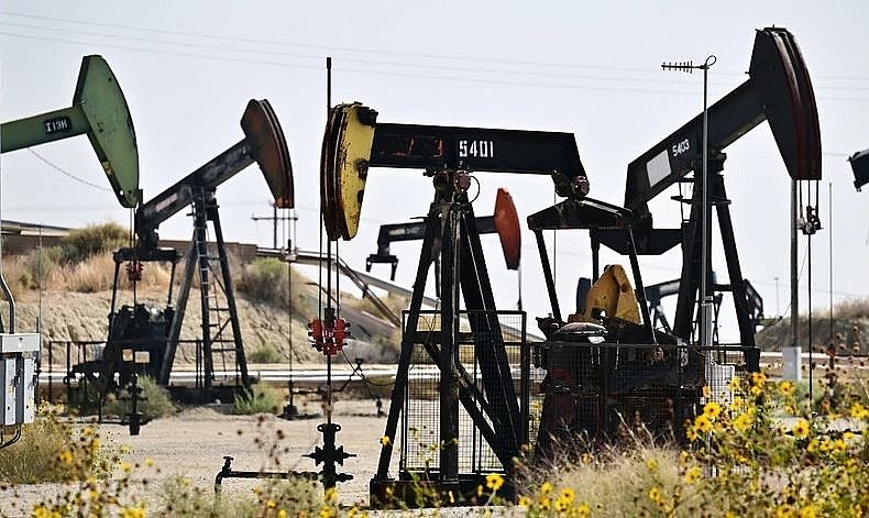 IEA hạ dự báo tăng trưởng nhu cầu dầu mỏ toàn cầu