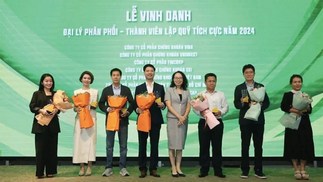 Chứng khoán Vina tiên phong phân phối đa dạng quỹ mở