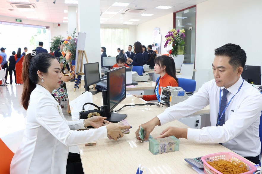 Nắn dòng tín dụng đi đúng hướng, dồn vốn vào những ngành trọng điểm Nắn dòng tín dụng đi đúng hướng, dồn vốn vào những ngành trọng điểm