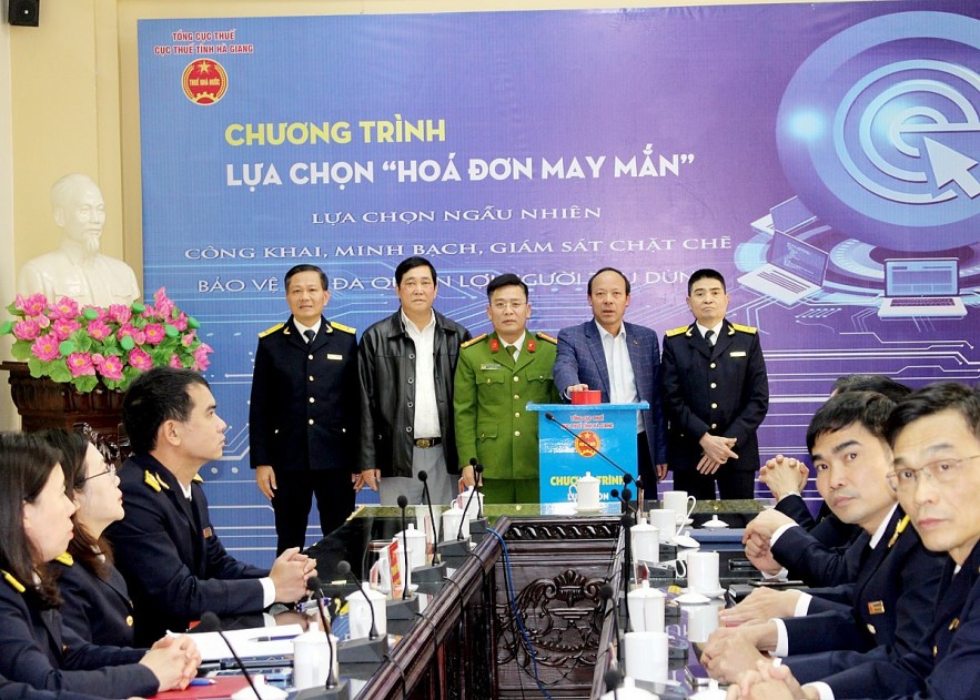 Hà Giang: 15 hóa đơn may mắn trúng thưởng quý IV/2024