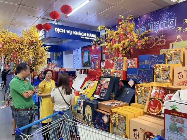 Hàng hóa đa dạng, khuyến mãi hấp dẫn – sức mua tăng cao từng ngày- Ảnh 2. Hàng hóa đa dạng, khuyến mãi hấp dẫn – sức mua tăng cao từng ngày- Ảnh 2.