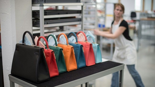 Thị trường kỳ vọng người Mỹ dẫn đầu lượng tiêu thụ hàng xa xỉ năm 2025