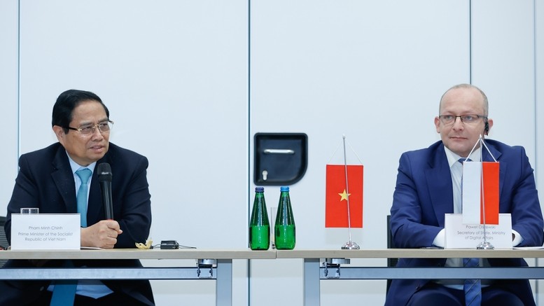 Thủ tướng làm việc với trung tâm quốc gia về an ninh mạng của Ba Lan