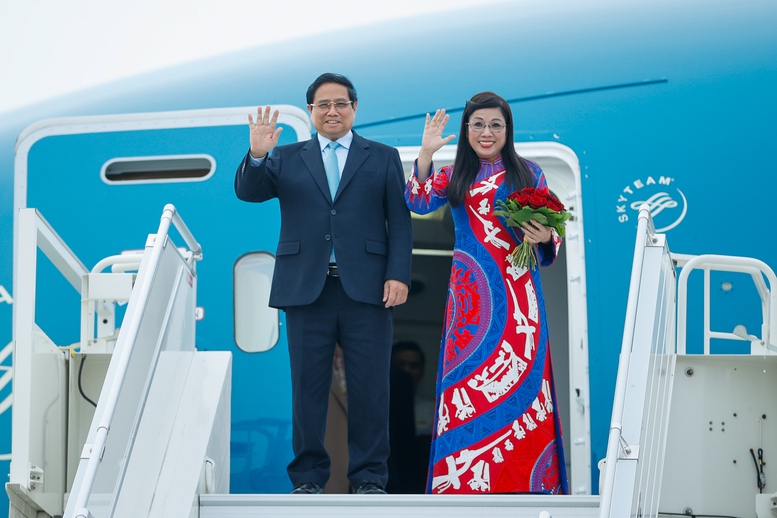 Thủ tướng Phạm Minh Chính tới thủ đô Praha, bắt đầu thăm chính thức Cộng hoà Czech- Ảnh 1. Thủ tướng Phạm Minh Chính tới thủ đô Praha, bắt đầu thăm chính thức Cộng hoà Czech- Ảnh 1.