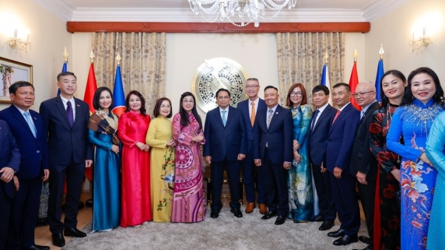 Thủ tướng: Tiếp tục sửa đổi, hoàn thiện luật để bảo đảm quyền, lợi ích hợp pháp, chính đáng của kiều bào