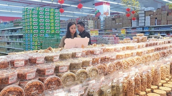 Không để thiếu hàng, tăng giá đột biến dịp Tết