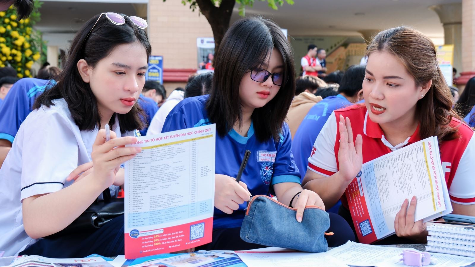 Một số trường đại học cam kết không tăng học phí, thêm chính sách học bổng “khủng”