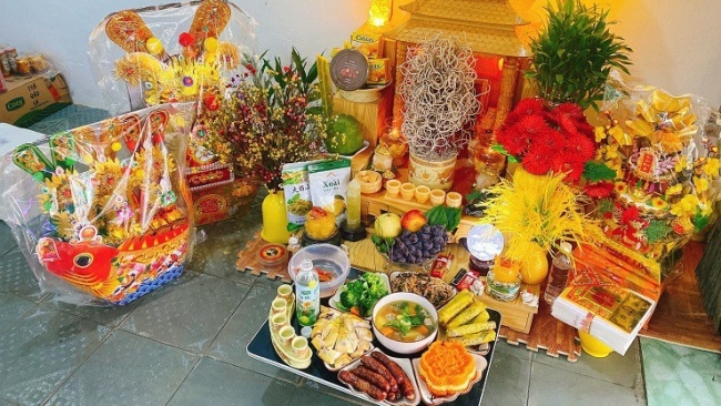 Mâm cỗ cúng ông Công ông Táo đắt hàng trên chợ online, giá từ vài trăm đến tiền triệu