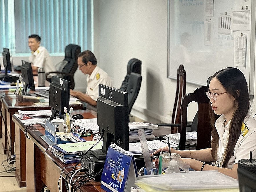 Cục Thuế Thanh Hóa phấn đấu giữ vị trí top đầu khu vực Bắc Trung Bộ về thu ngân sách Cục Thuế Thanh Hóa phấn đấu giữ vị trí top đầu khu vực Bắc Trung Bộ về thu ngân sách