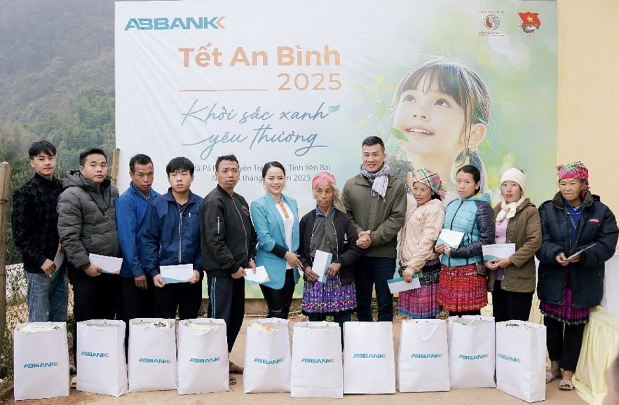 undefined ABBANK phát động gây quỹ 100.000 cây xanh cho người dân tỉnh Yên Bái