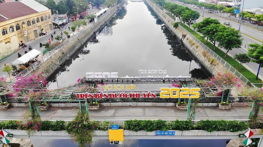 TP. Hồ Chí Minh: Chợ hoa “trên bến dưới thuyền” nhộp nhịp đón xuân 2025