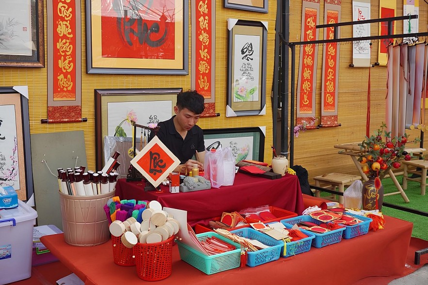 TP. Hồ Chí Minh: Chợ hoa “trên bến dưới thuyền” nhộp nhịp đón xuân 2025