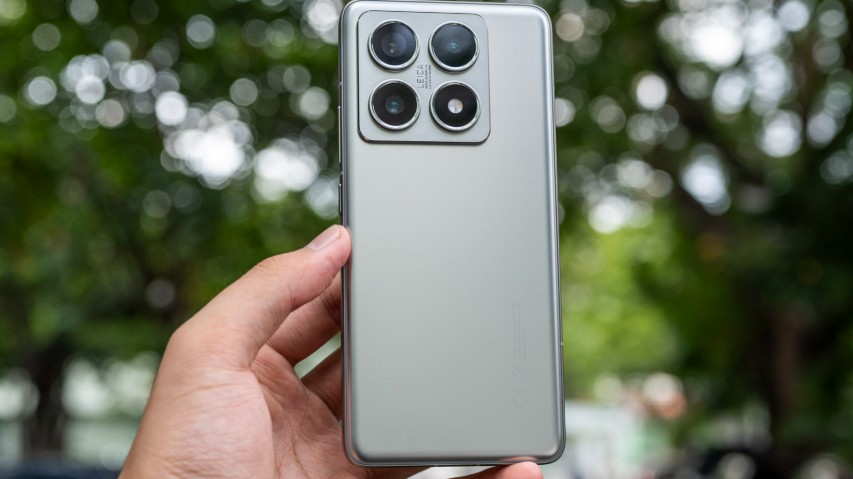 5 smartphone tầm trung giảm giá cực khủng dịp cuối năm