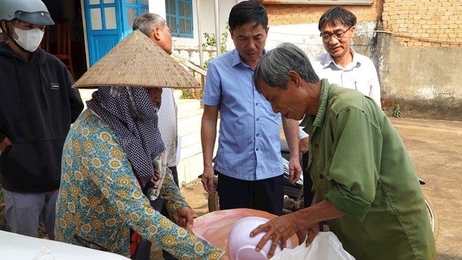 Xuất cấp hơn 5.539 tấn gạo hỗ trợ dân ở 8 địa phương đón Nguyên đán Tết Ất Tỵ và giáp hạt đầu ăm 2025