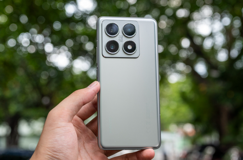 5 smartphone tầm trung giảm giá cực khủng dịp cuối năm