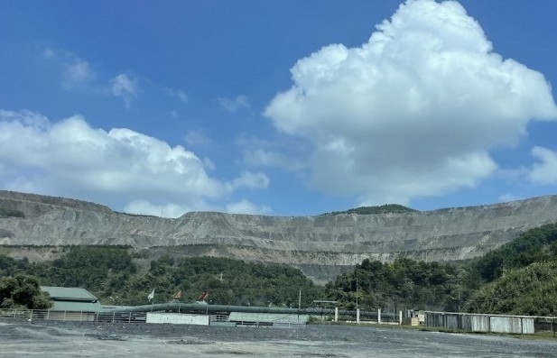 Quảng Ninh công bố 14 khu vực khai thác đất, đá làm vật liệu san lấp mặt bằng