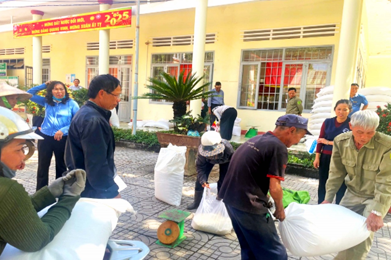 Xuất cấp hơn 1.000 tấn gạo hỗ trợ nhân dân 2 tỉnh Đắk Lắk, Đắk Nông