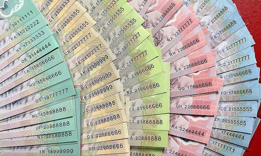 Tiền sê ri số đẹp lì xì Tết đắt gấp 2 - 4 lần mệnh giá Tiền sê ri số đẹp lì xì Tết đắt gấp 2 - 4 lần mệnh giá