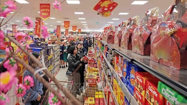 Ngày đầu nghỉ Tết: Sức mua tăng, giá hàng hóa tăng nhẹ