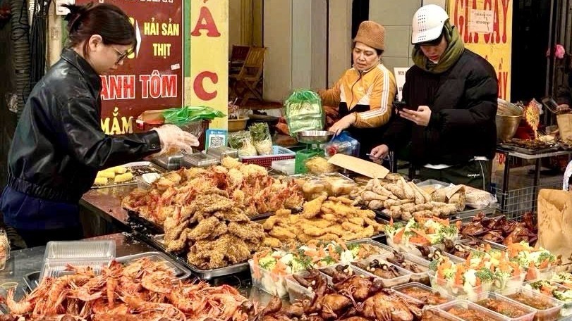 Sức mua thực phẩm tươi sống, rau xanh, hoa quả ngày 27 Tết bắt đầu tăng