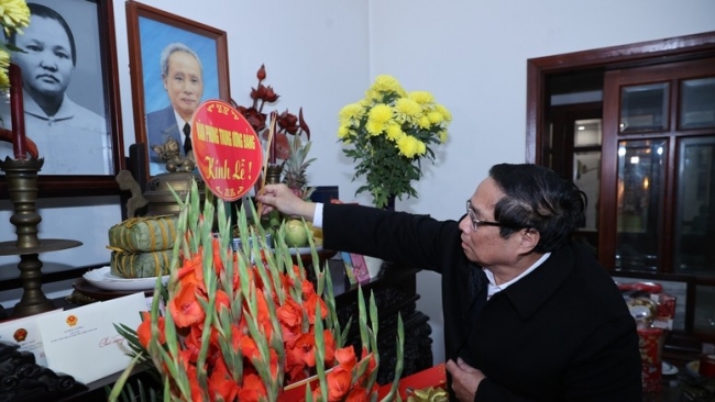 Thủ tướng Phạm Minh Chính dâng hương cố Thủ tướng Phạm Văn Đồng