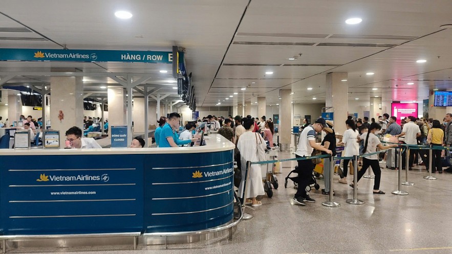 TP. Hồ Chí Minh: Sân bay Tân Sơn Nhất thông thoáng hơn trong tối ngày 28 Tết