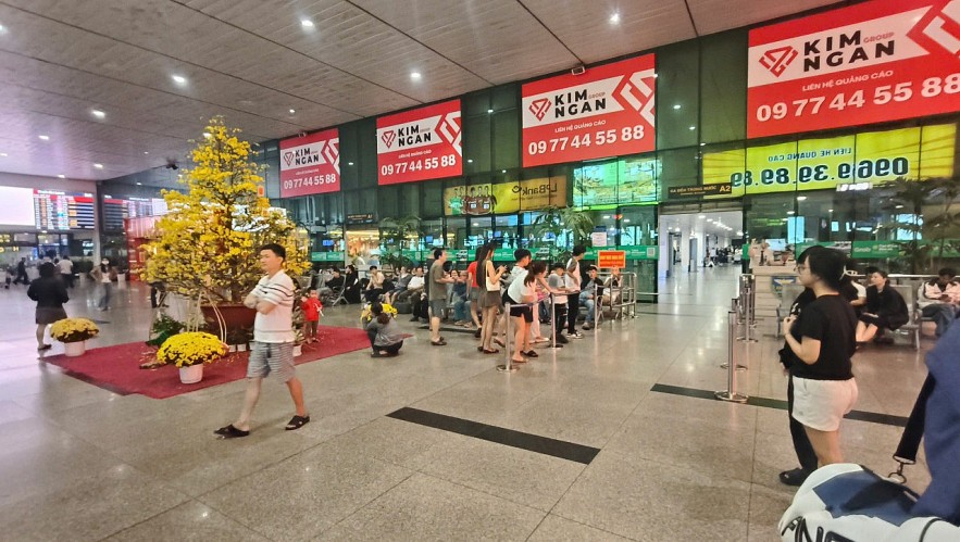 TP. Hồ Chí Minh: Sân bay Tân Sơn Nhất thông thoáng hơn trong tối ngày 28 Tết