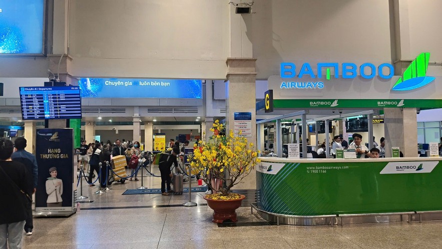 TP. Hồ Chí Minh: Sân bay Tân Sơn Nhất thông thoáng hơn trong tối ngày 28 Tết