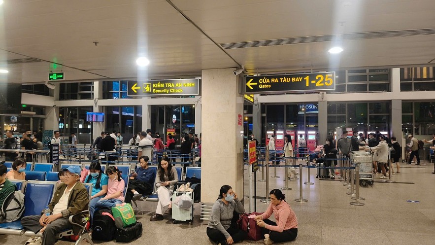 TP. Hồ Chí Minh: Sân bay Tân Sơn Nhất thông thoáng hơn trong tối ngày 28 Tết