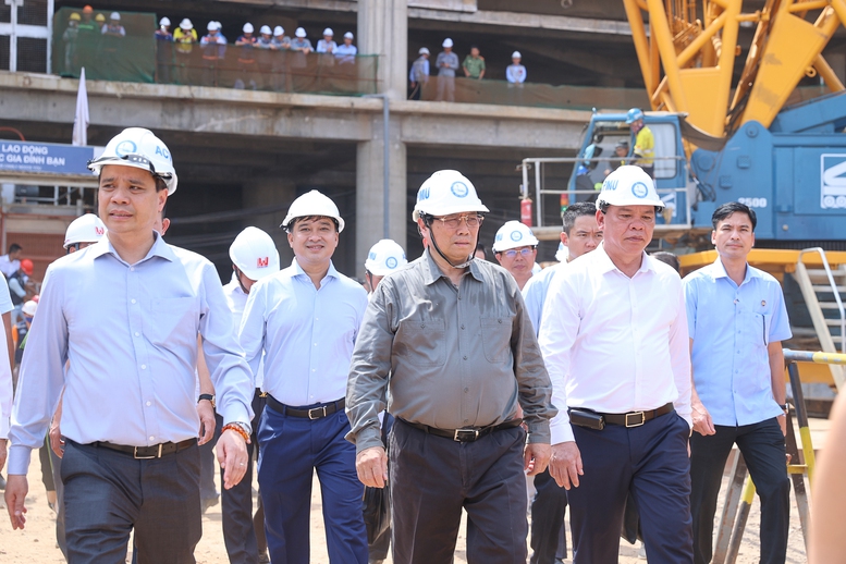 Thủ tướng lần thứ 6 kiểm tra công trường sân bay Long Thành- Ảnh 3. Thủ tướng lần thứ 6 kiểm tra công trường sân bay Long Thành- Ảnh 3.