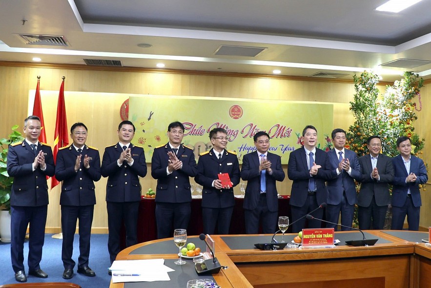 Ngành Thuế tiếp tục đồng hành, hỗ trợ doanh nghiệp phát triển sản xuất kinh doanh