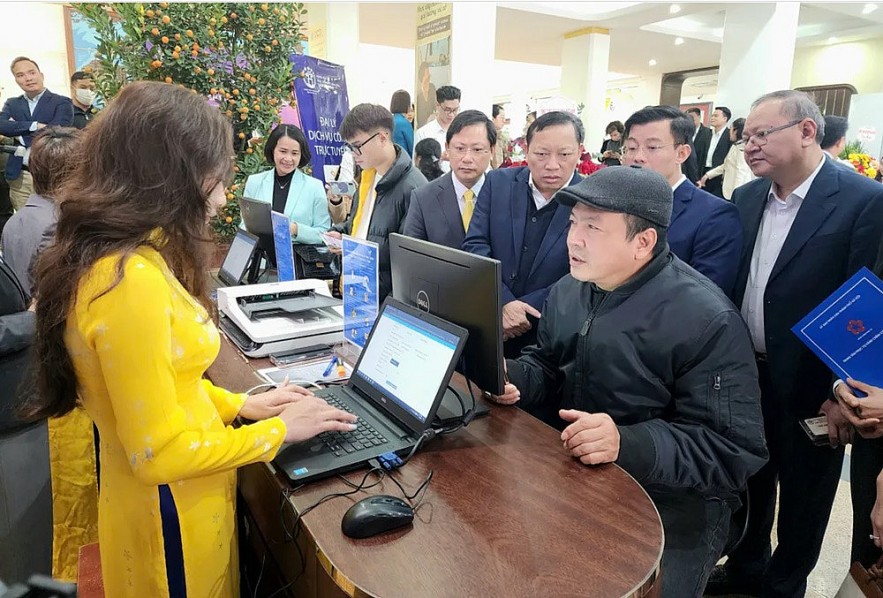 Hà Nội: Khai trương đại lý dịch vụ công trực tuyến đầu tiên tại trung tâm quận Hoàn Kiếm