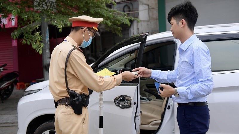 Phạt đến 20 triệu đồng nếu điều khiển ô tô không có giấy phép lái xe