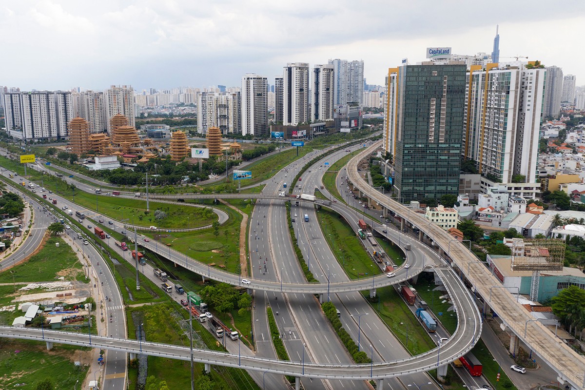 Giải pháp nào giúp TP. Hồ Chí Minh tăng trưởng 2 con số trong năm 2025