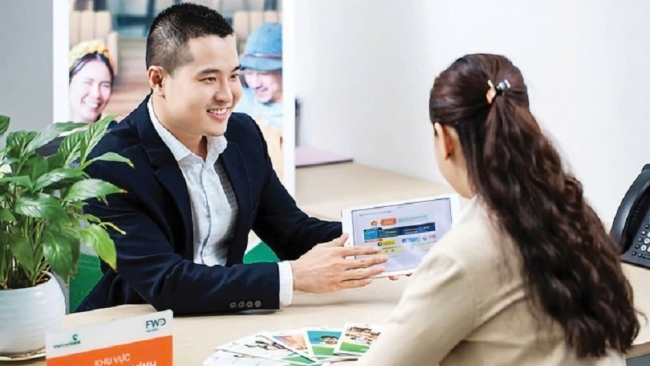 Những điểm sáng trong hoạt động bán chéo bảo hiểm qua ngân hàng